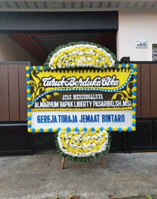 Papan Bunga Duka di Padang Hulu